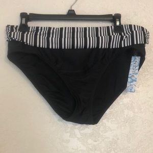 💜Bikini bottom fully lined black and white stripe💜